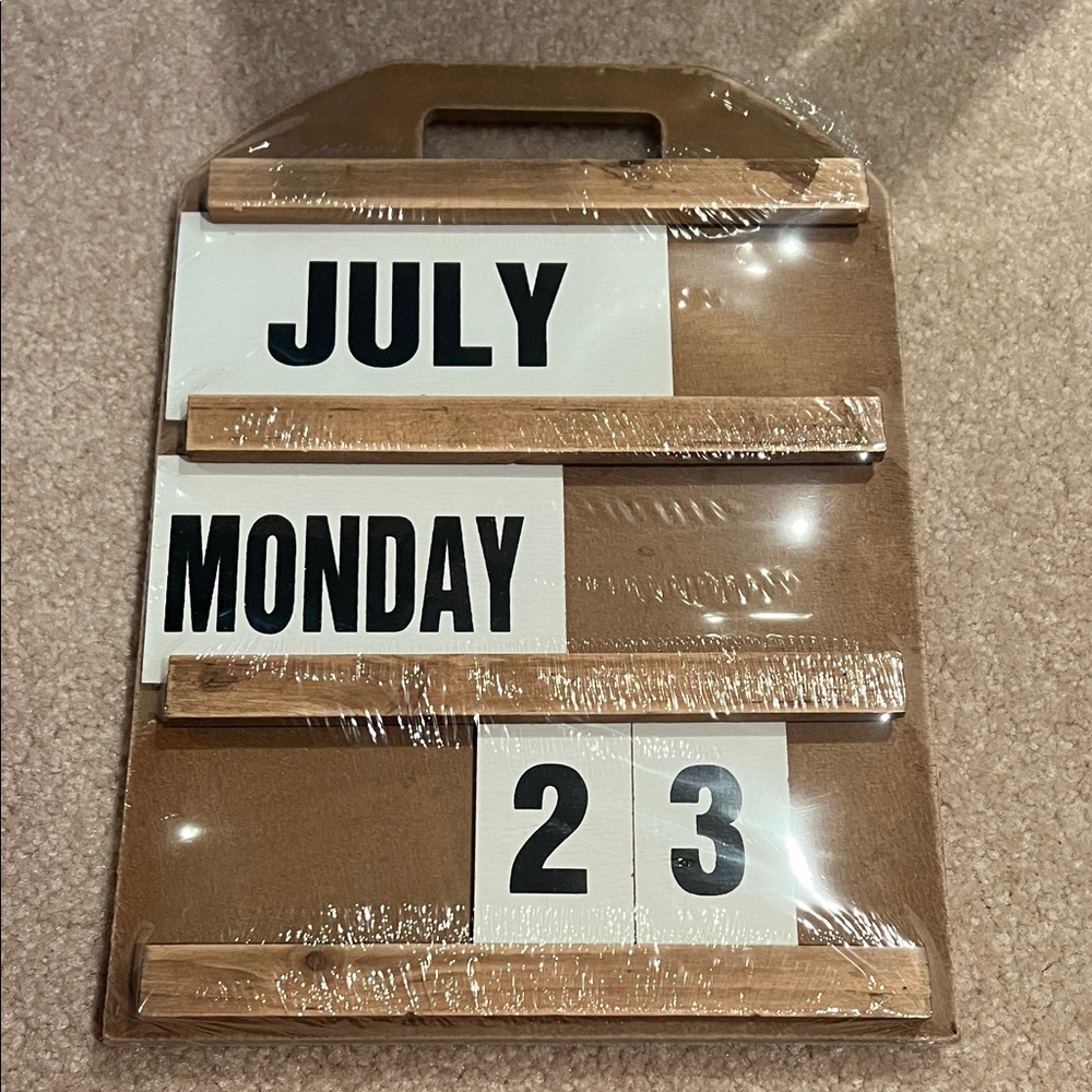 NWT Adjustable Wall Calendar Rustic Farmhouse Hanging Month Day Year Date